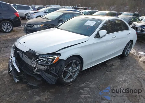 2016 Mercedes-Benz C 300 Sport 4Matic из США, поврежденный, VIN 55SWF4KB4GU137077